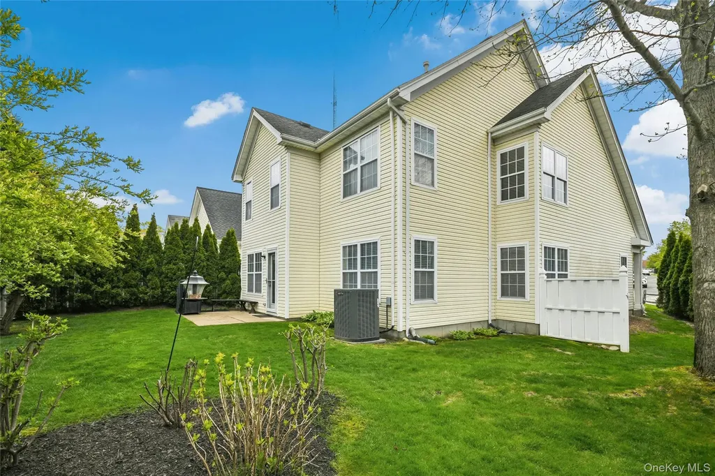 1 Ariel Drive Middle Island NY 11953