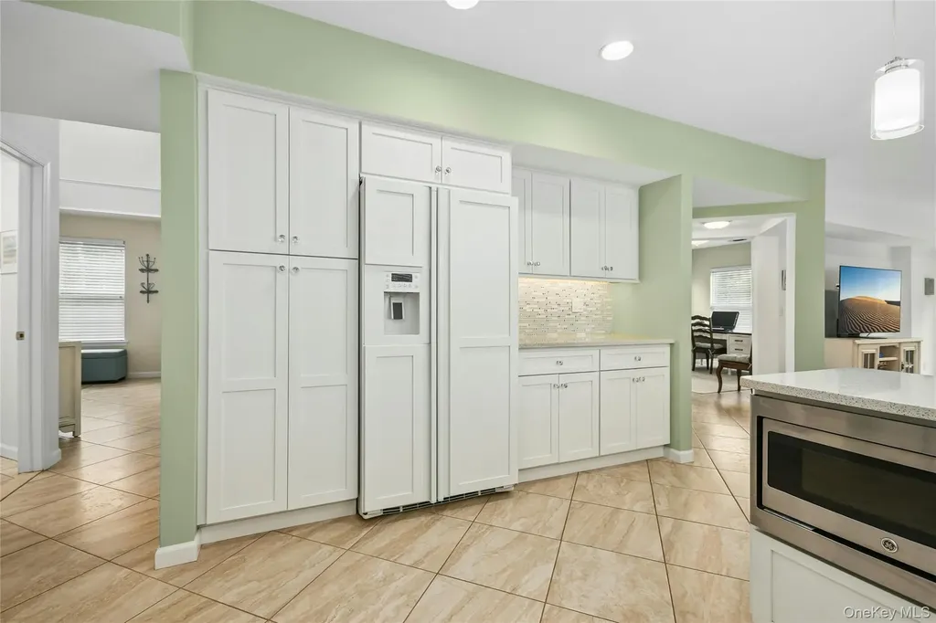 1 Ariel Drive Middle Island NY 11953