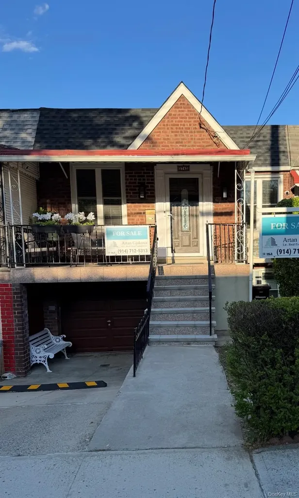 2742 Tenbroeck Avenue Bronx NY 10469