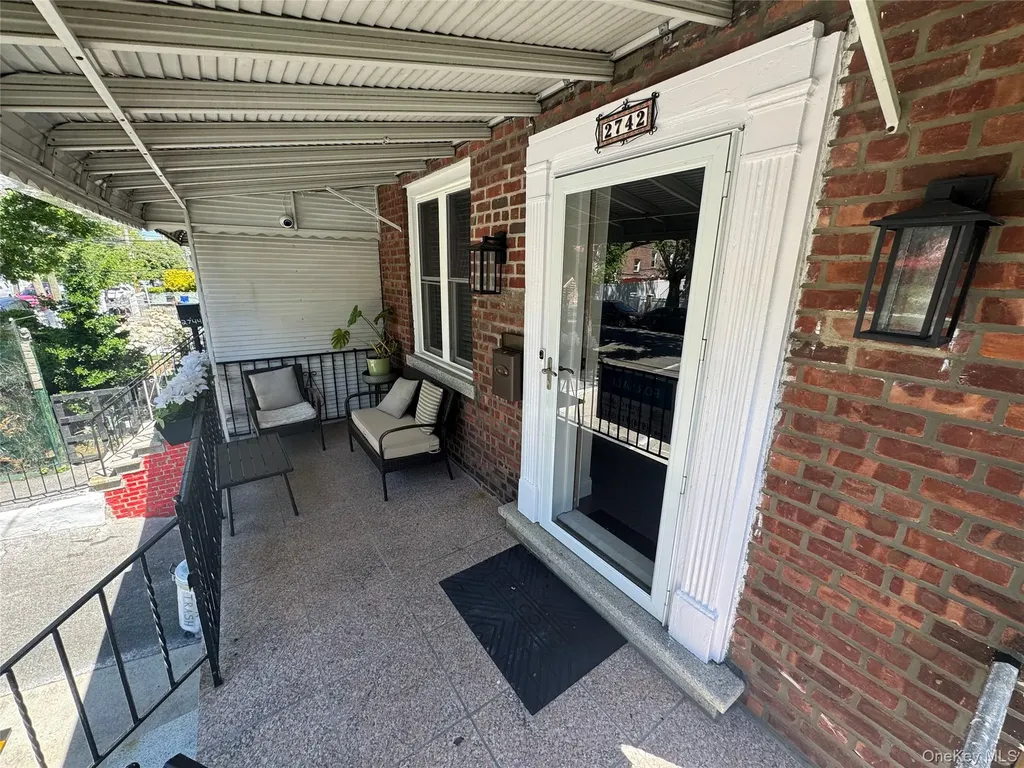 2742 Tenbroeck Avenue Bronx NY 10469