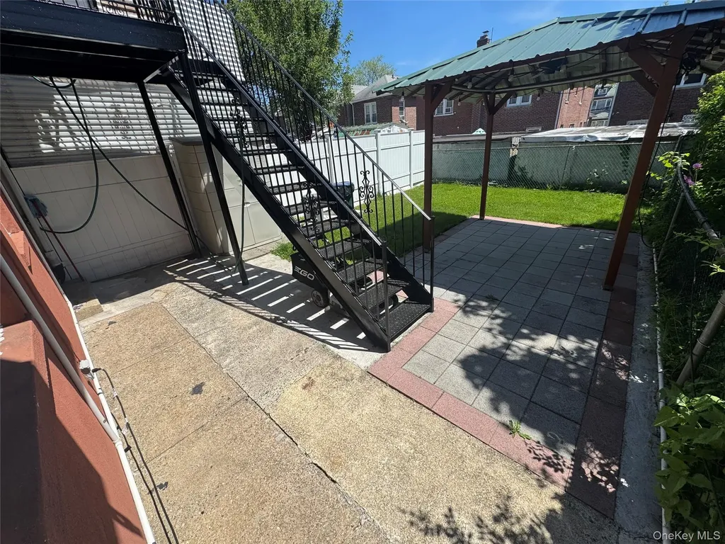 2742 Tenbroeck Avenue Bronx NY 10469