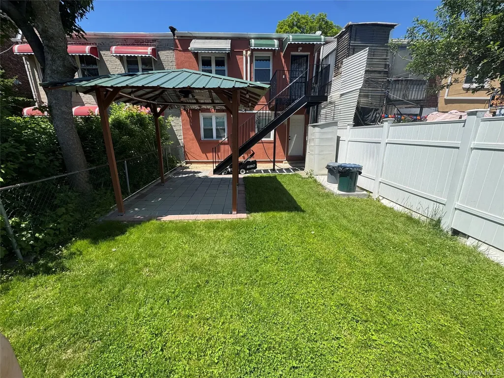 2742 Tenbroeck Avenue Bronx NY 10469