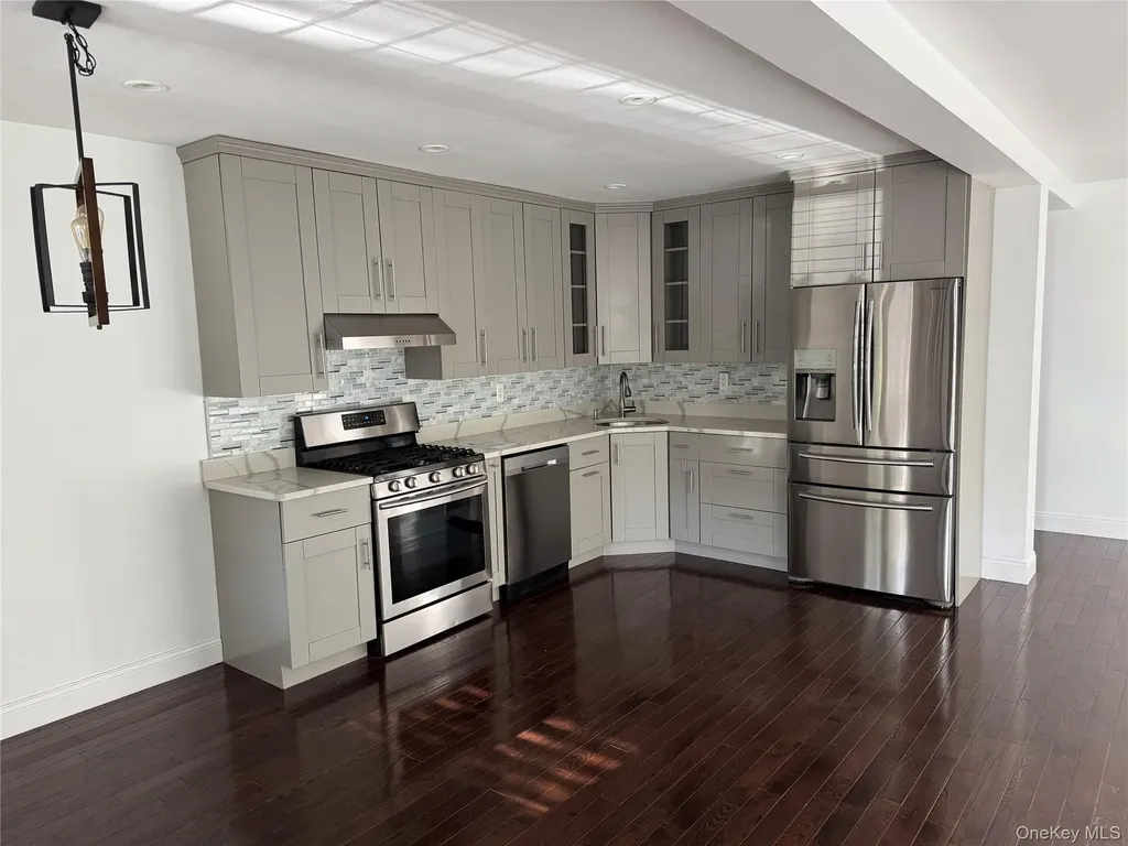 2742 Tenbroeck Avenue Bronx NY 10469