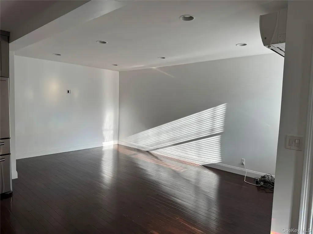 2742 Tenbroeck Avenue Bronx NY 10469