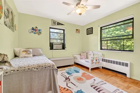 25 Shady Glen Court New Rochelle NY 10805