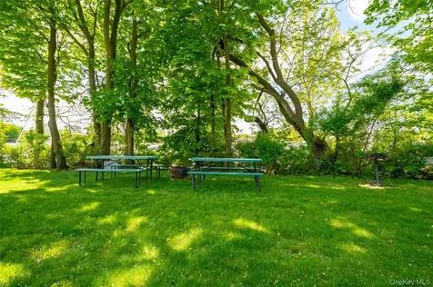 25 Shady Glen Court New Rochelle NY 10805