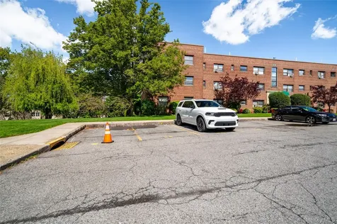 25 Shady Glen Court New Rochelle NY 10805