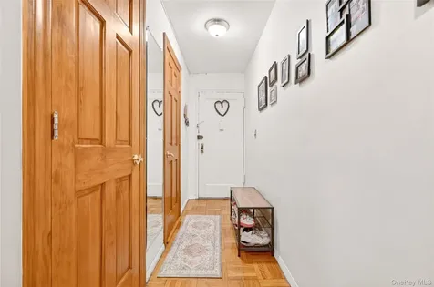 25 Shady Glen Court New Rochelle NY 10805