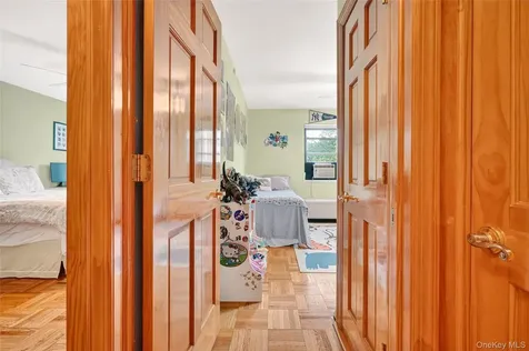 25 Shady Glen Court New Rochelle NY 10805