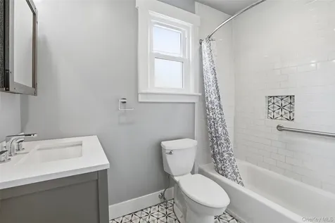 263 Madison Avenue Port Chester NY 10573