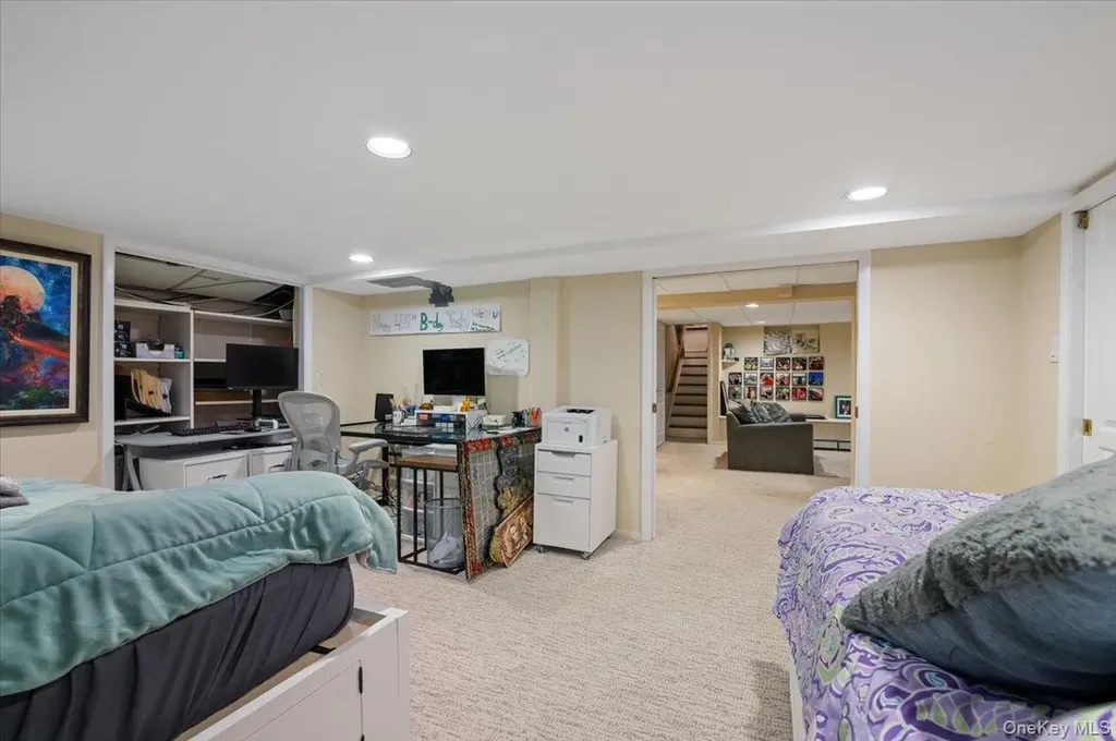 6 Long Ridge Road Plainview NY 11803