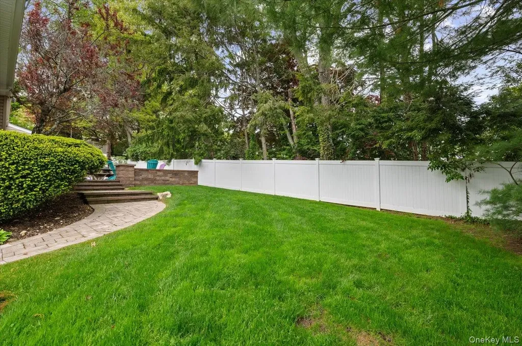 6 Long Ridge Road Plainview NY 11803