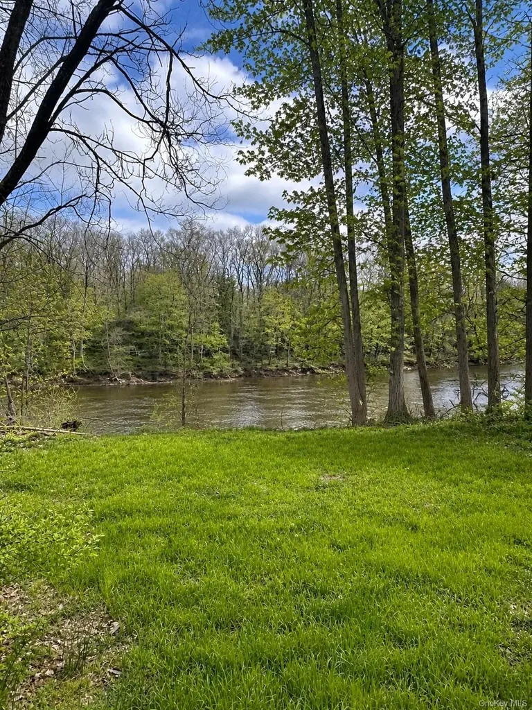 953 Creek Locks Road Rosendale NY 12472