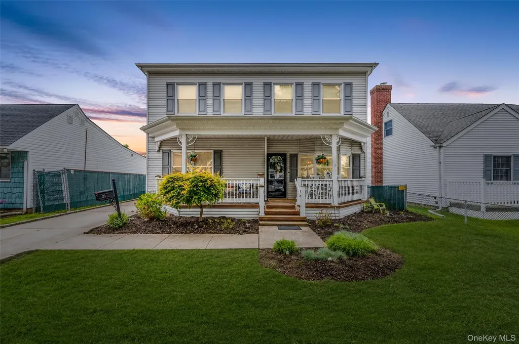 21 Audrey Avenue Plainview NY 11803
