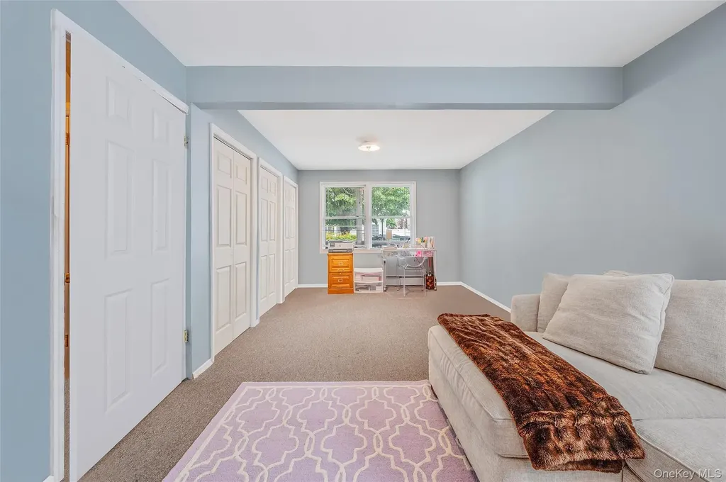 21 Audrey Avenue Plainview NY 11803