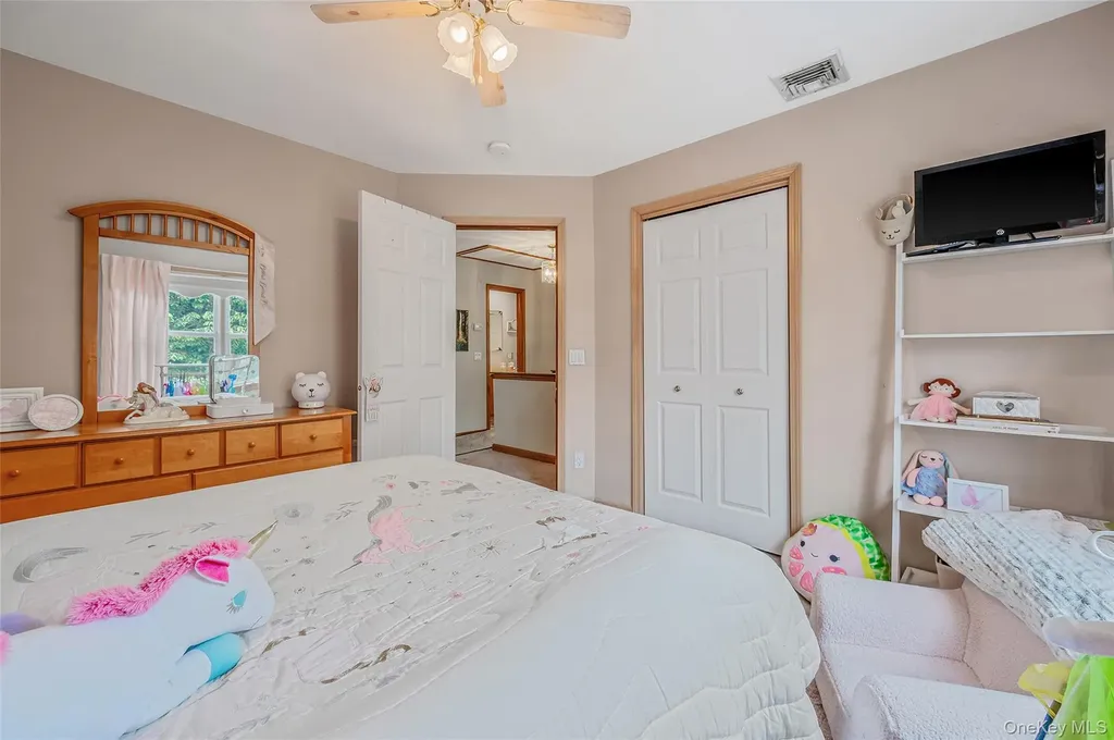 21 Audrey Avenue Plainview NY 11803