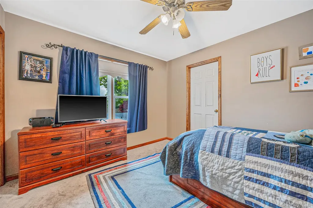 21 Audrey Avenue Plainview NY 11803