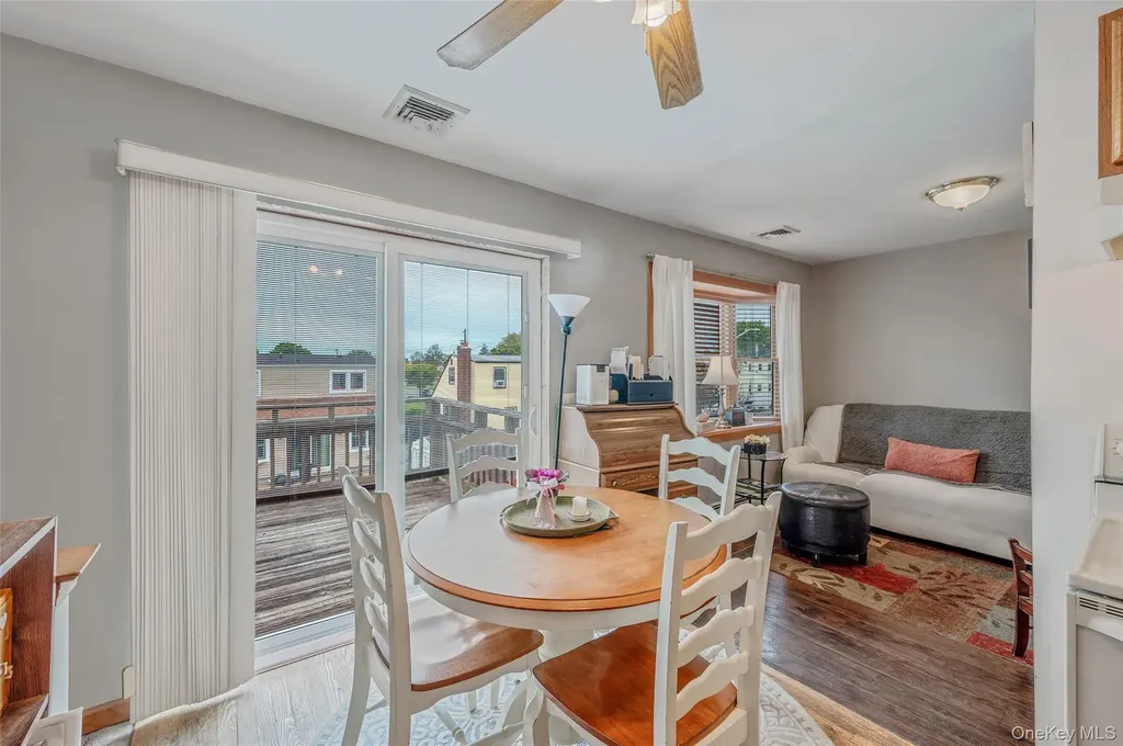 21 Audrey Avenue Plainview NY 11803