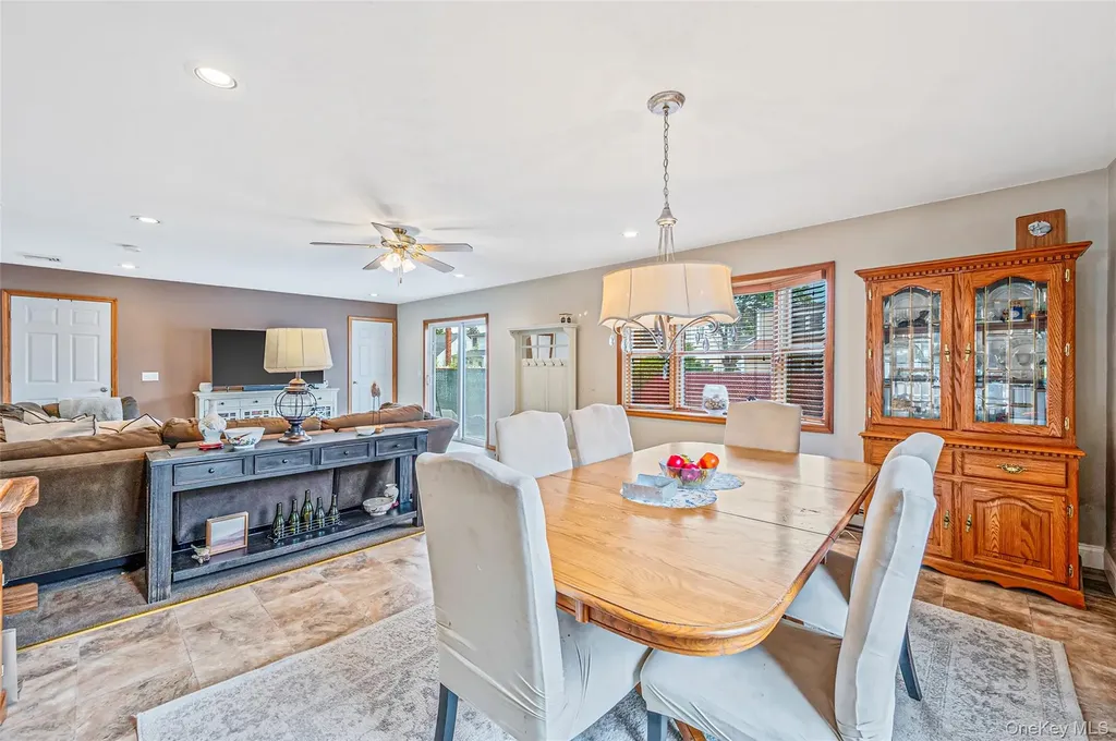 21 Audrey Avenue Plainview NY 11803