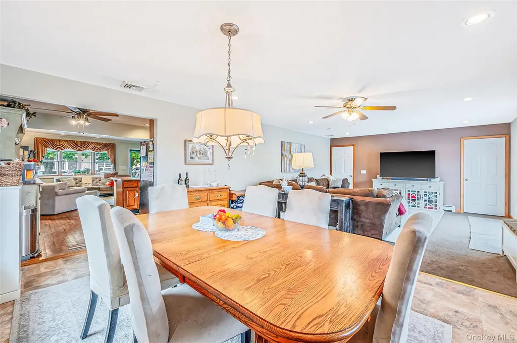 21 Audrey Avenue Plainview NY 11803