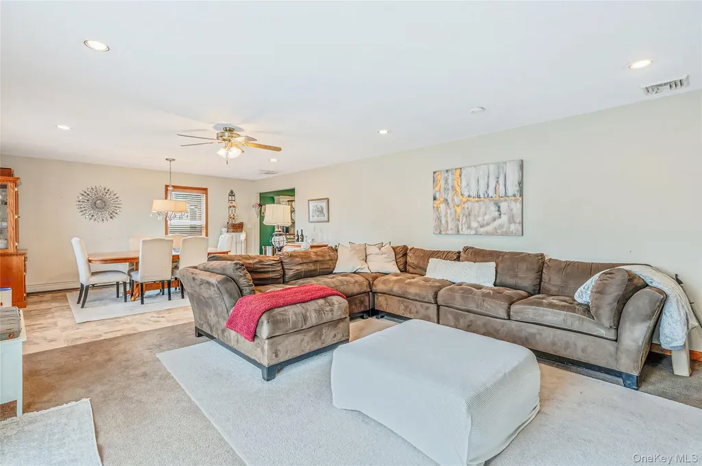 21 Audrey Avenue Plainview NY 11803