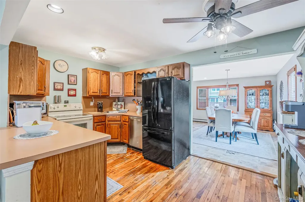 21 Audrey Avenue Plainview NY 11803