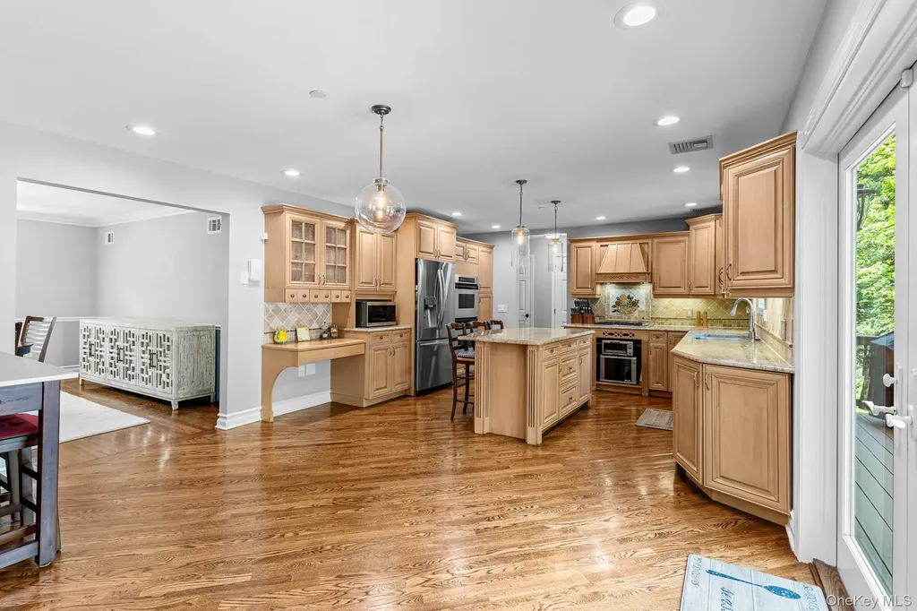 8 Drake Lane White Plains NY 10607
