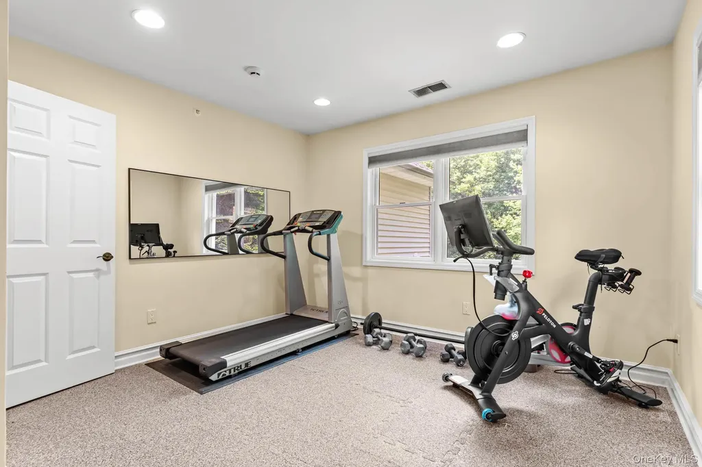 8 Drake Lane White Plains NY 10607