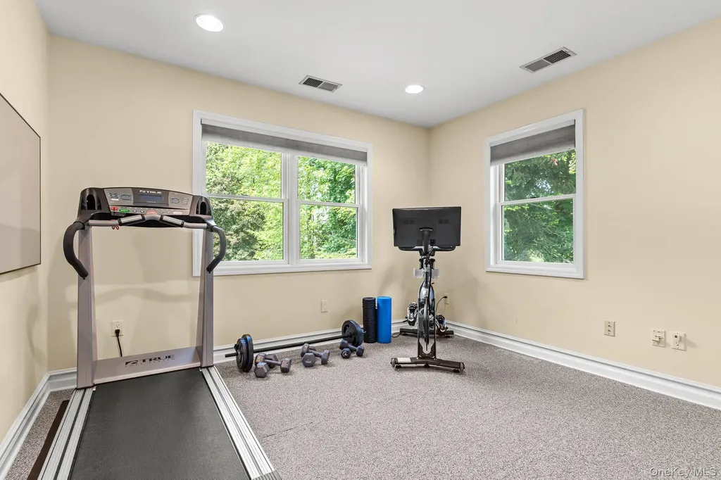 8 Drake Lane White Plains NY 10607