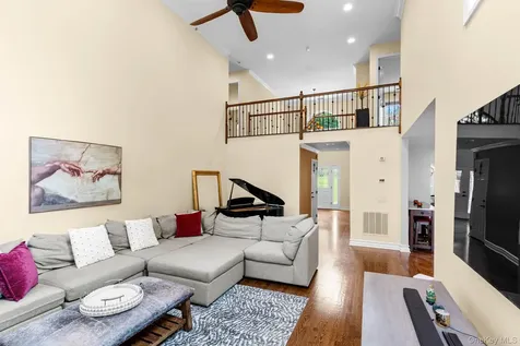 8 Drake Lane White Plains NY 10607