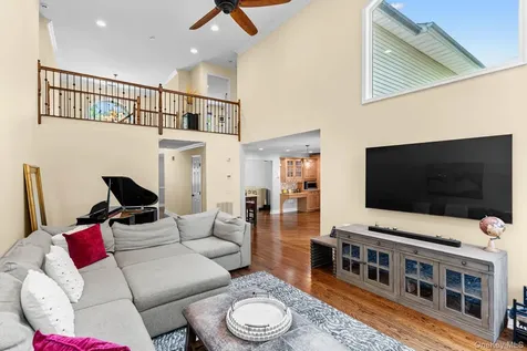 8 Drake Lane White Plains NY 10607