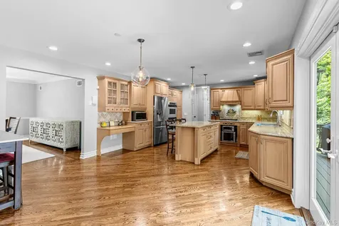 8 Drake Lane White Plains NY 10607