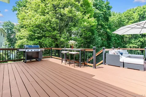 8 Drake Lane White Plains NY 10607