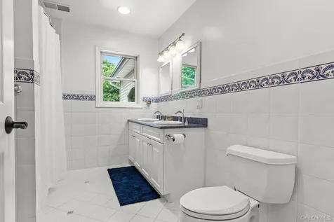 8 Drake Lane White Plains NY 10607