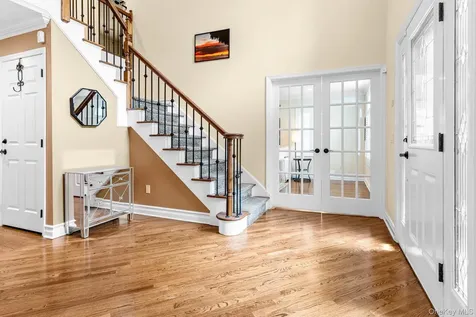 8 Drake Lane White Plains NY 10607