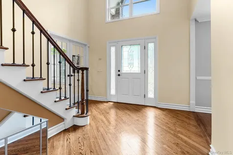 8 Drake Lane White Plains NY 10607