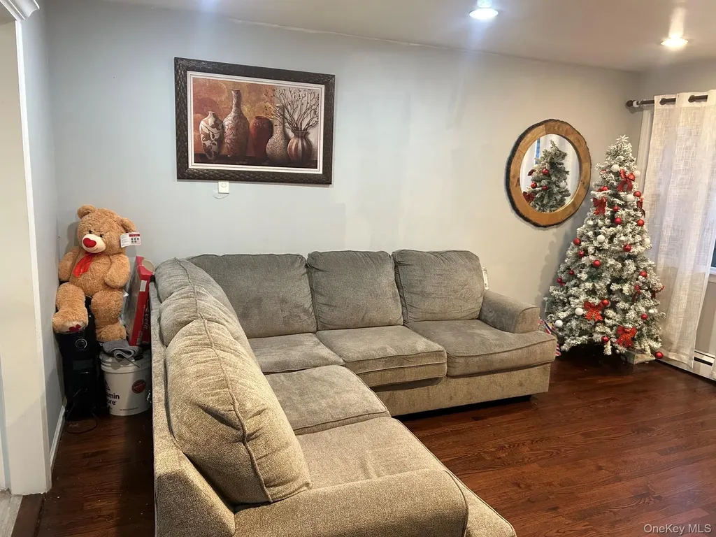 811 9th Street West Babylon NY 11704