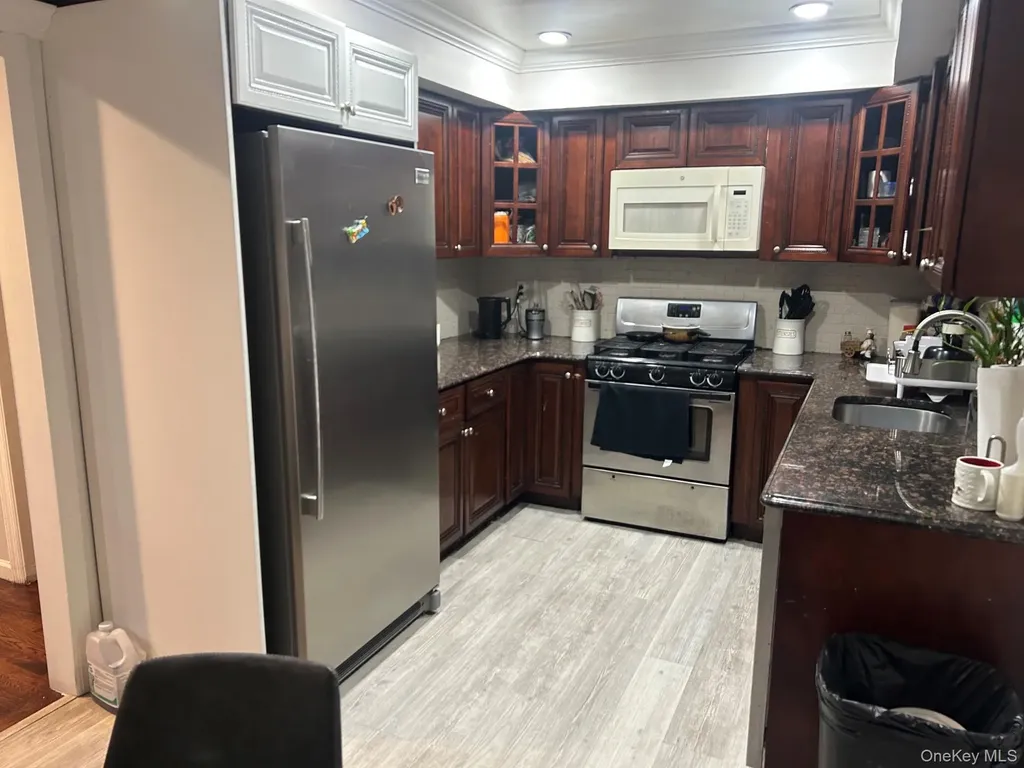 811 9th Street West Babylon NY 11704