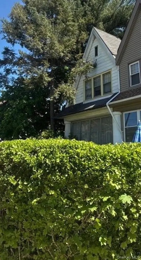 384 Hawthorne Avenue Yonkers NY 10705