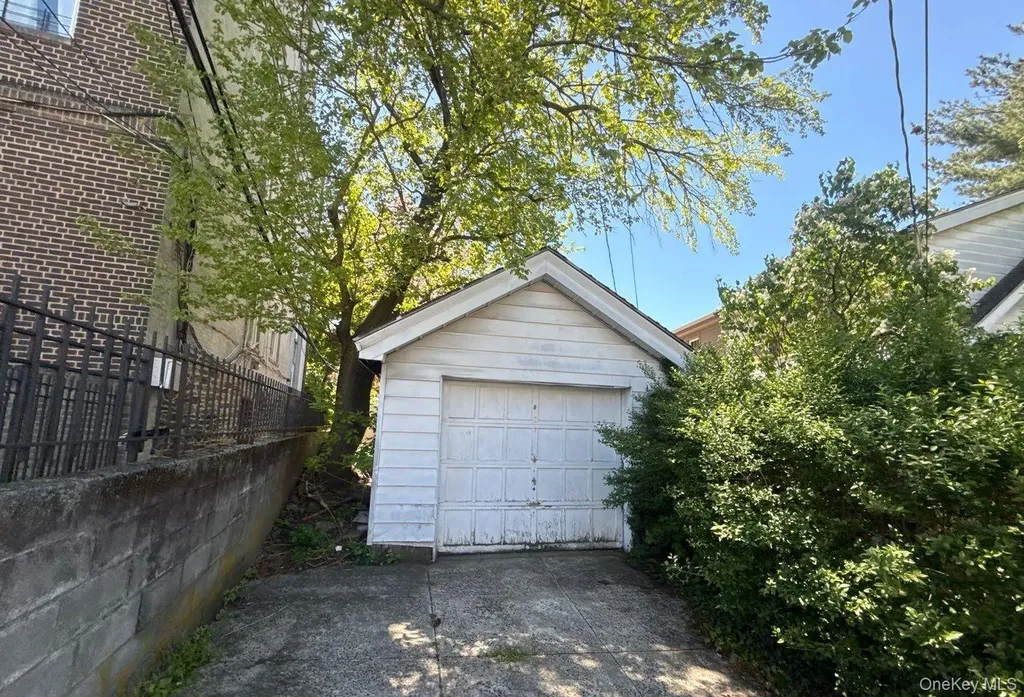 384 Hawthorne Avenue Yonkers NY 10705