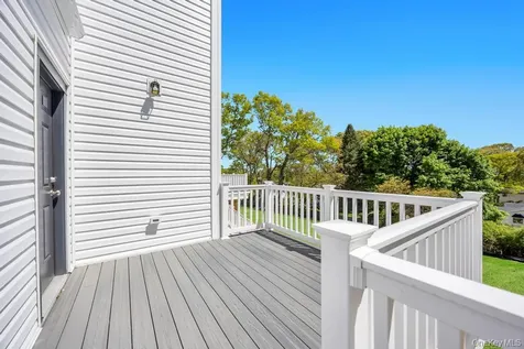 44 Elder Avenue Farmingville NY 11738