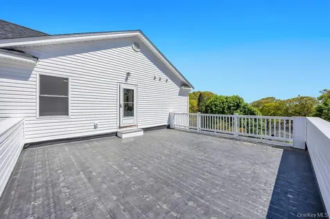 44 Elder Avenue Farmingville NY 11738