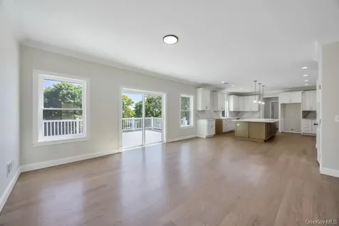 44 Elder Avenue Farmingville NY 11738