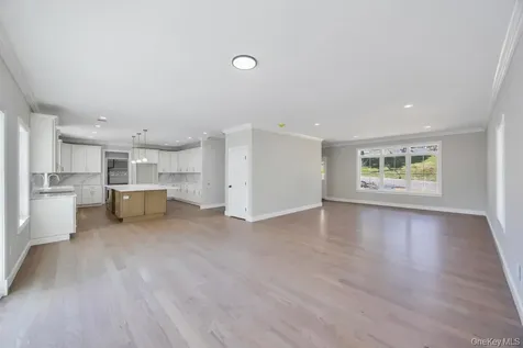 44 Elder Avenue Farmingville NY 11738