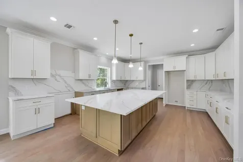 44 Elder Avenue Farmingville NY 11738