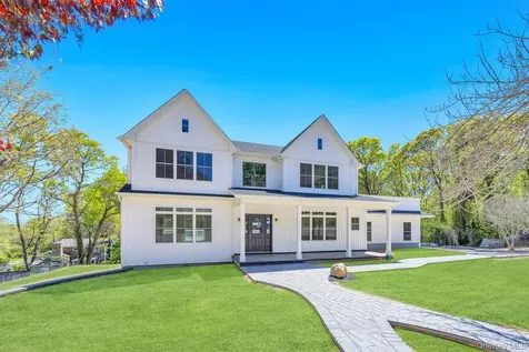 44 Elder Avenue Farmingville NY 11738