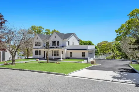 44 Elder Avenue Farmingville NY 11738