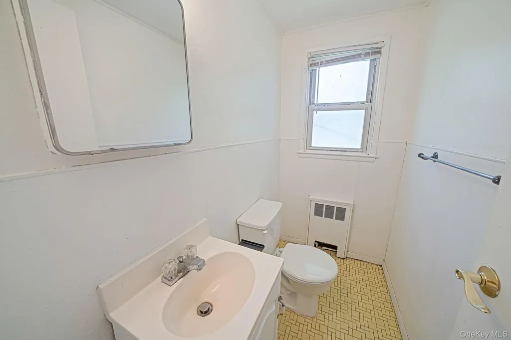 508 Davis Street North Babylon NY 11703