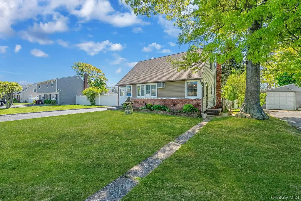 508 Davis Street North Babylon NY 11703