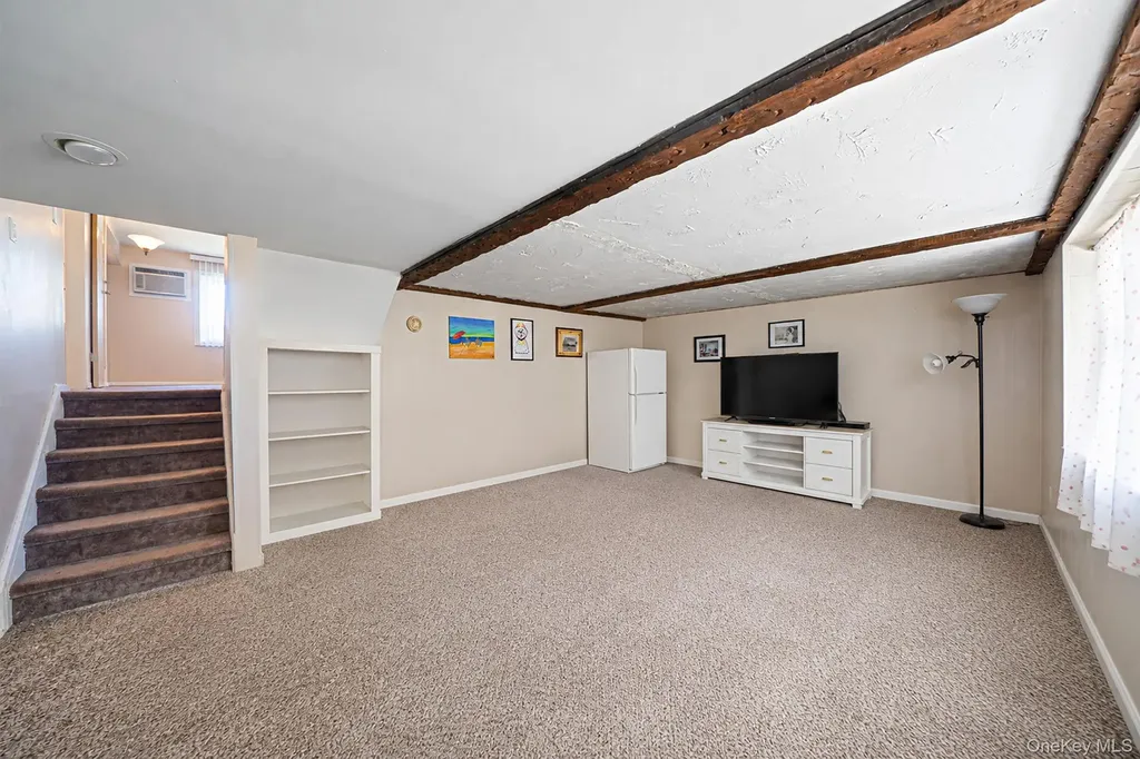 508 Davis Street North Babylon NY 11703
